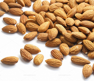 Raw almonds (500 g)