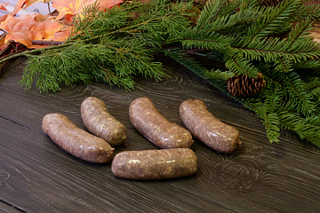 Фото Red deer sausages for frying