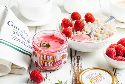 Превью Cream-honey Floral with Raspberry and Rosemary