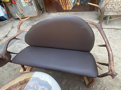 Превью Deer horn ottoman