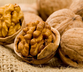 Unshelled walnuts (in shell)