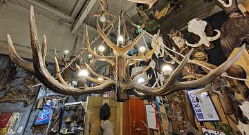 Фото Chandelier with deer antlers 2 tiers