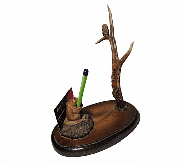 Фото Business card holder with roe deer horn and owl