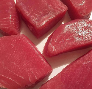 Превью Loin fillet of yellowfin tuna