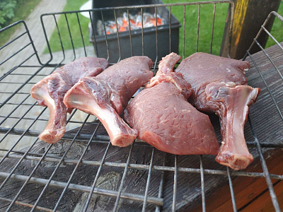 Превью Reindeer loin steak on the bone (tomahawk)